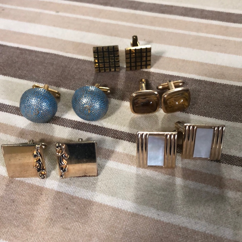 (5) Men’s Button clasps